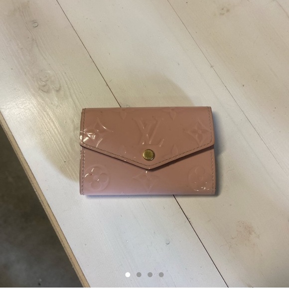 Louis Vuitton Accessories - Louis Vuitton key holder